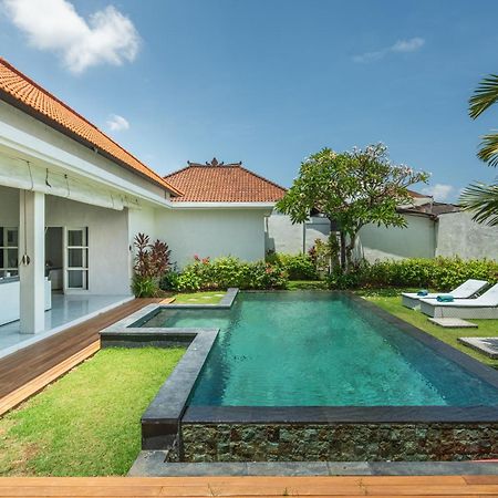 Modern 3 Bedrooms Villa Beach Walking Distance Seminyak Esterno foto