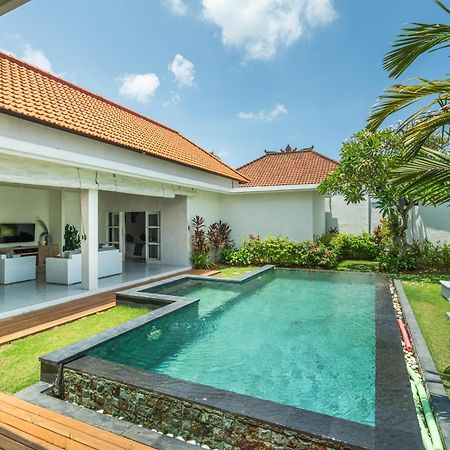 Modern 3 Bedrooms Villa Beach Walking Distance Seminyak Esterno foto